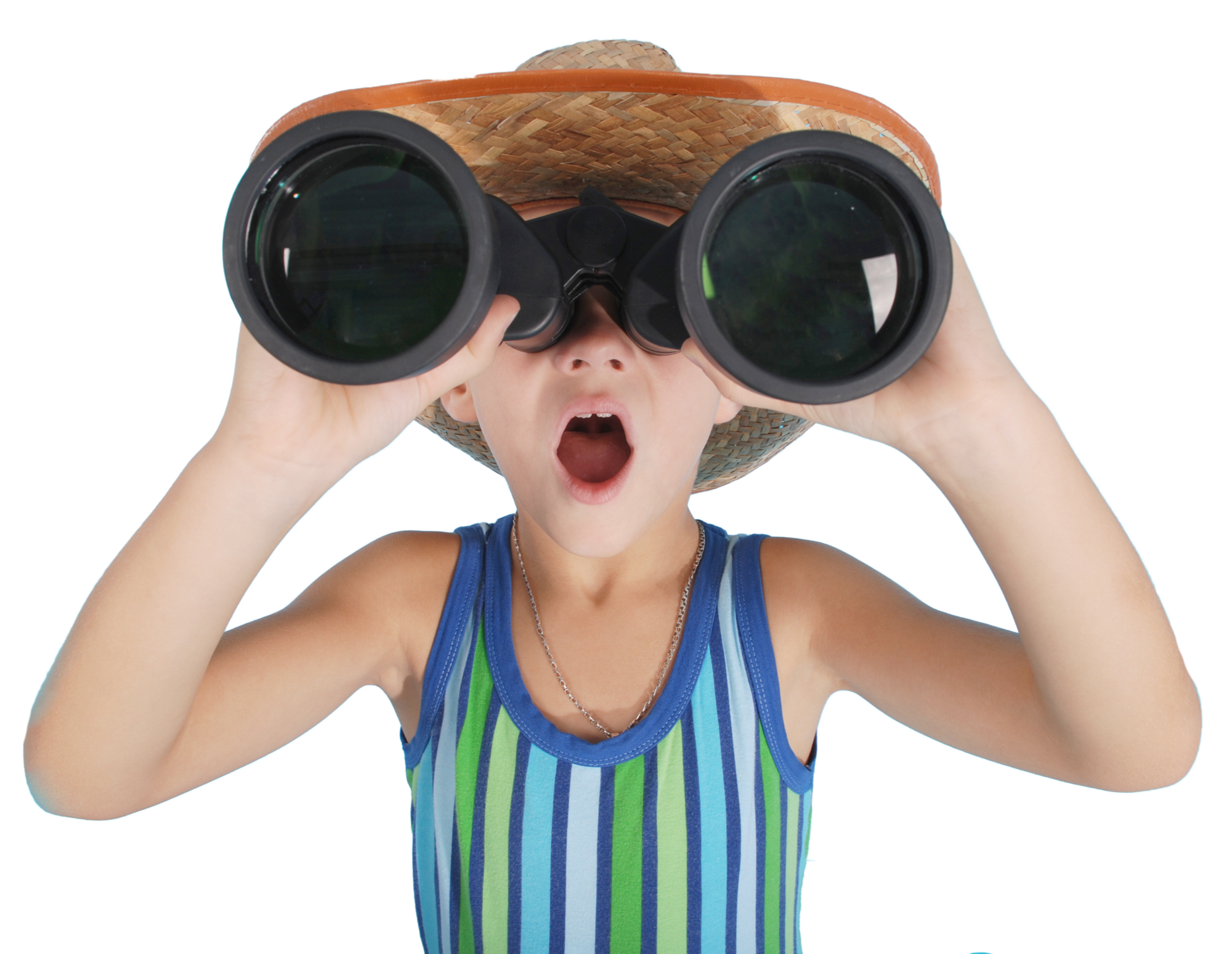 Staunender Junge mit Strohhut schaut durch ein großes Fernglas – freigestellt vor transparentem Hintergrund